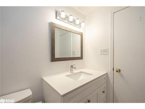 29 Chaucer Crescent, Barrie, ON - Indoor Photo Showing Bathroom