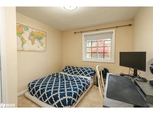 29 Chaucer Crescent, Barrie, ON - Indoor Photo Showing Bedroom