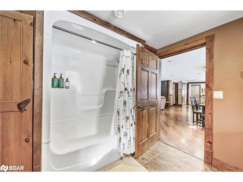 118 Highland Drive, Oro-Medonte, ON - Indoor Photo Showing Bathroom