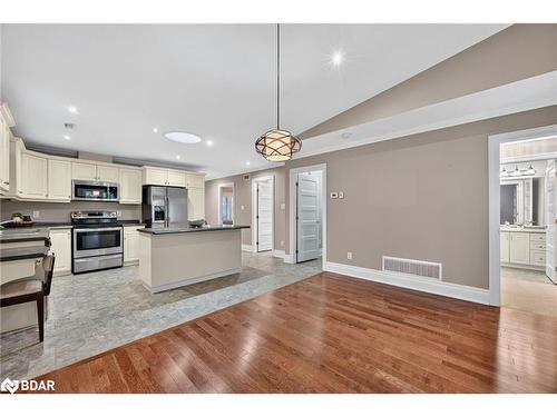 53 Clover Crescent, Wasaga Beach, ON - Indoor Photo Showing Kitchen