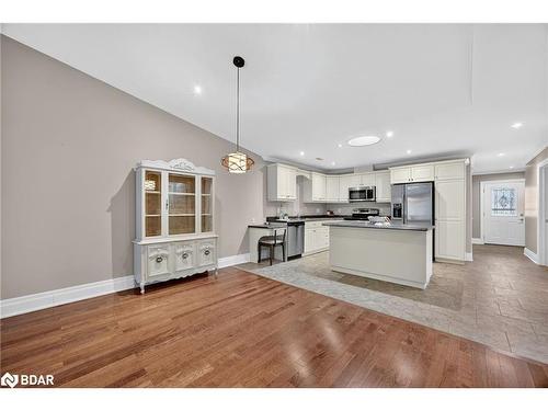 53 Clover Crescent, Wasaga Beach, ON - Indoor Photo Showing Kitchen