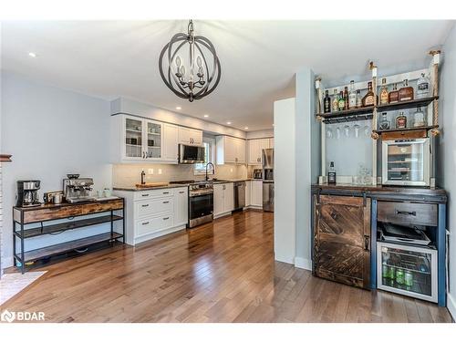 20 Pae Drive, Barrie, ON - Indoor Photo Showing Kitchen