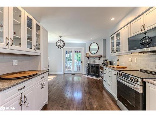 20 Pae Drive, Barrie, ON - Indoor Photo Showing Kitchen