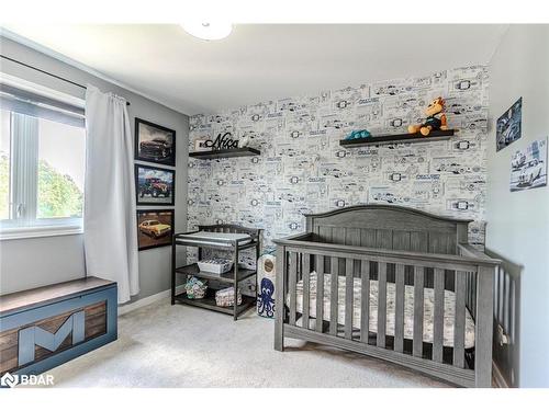 20 Pae Drive, Barrie, ON - Indoor Photo Showing Bedroom