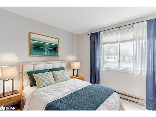 8 Carmans Cove, Innisfil, ON 