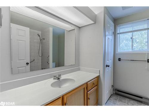 8 Carmans Cove, Innisfil, ON 