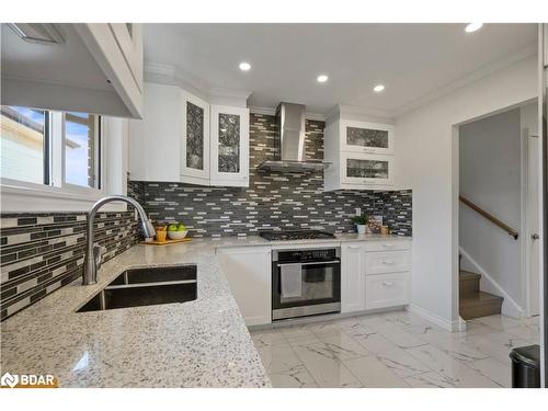 116 Boston Crescent, Hamilton, ON - Indoor Photo Showing Kitchen With Double Sink With Upgraded Kitchen