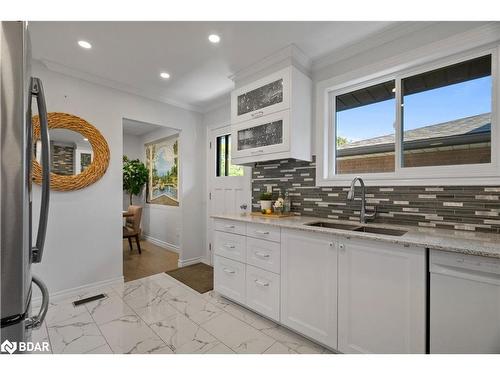 116 Boston Crescent, Hamilton, ON - Indoor Photo Showing Kitchen With Double Sink