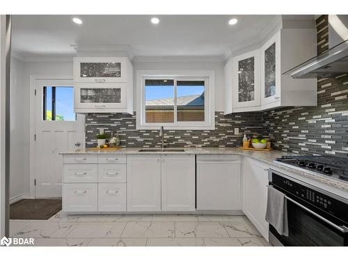 116 Boston Crescent, Hamilton, ON - Indoor Photo Showing Kitchen