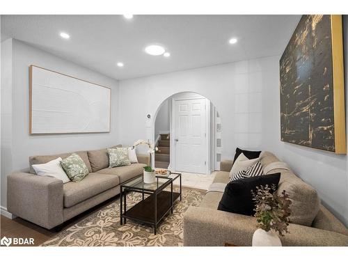 116 Boston Crescent, Hamilton, ON - Indoor Photo Showing Living Room