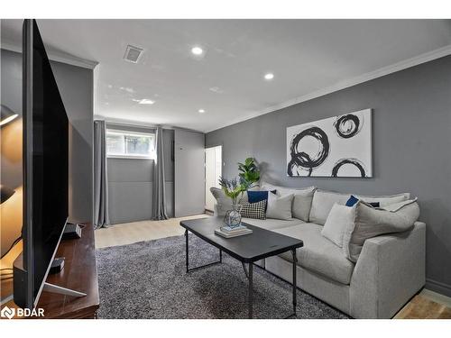 116 Boston Crescent, Hamilton, ON - Indoor Photo Showing Living Room