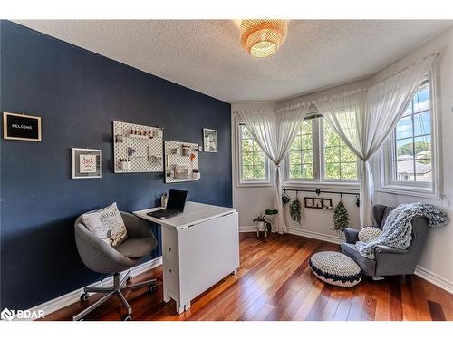 6 Laurelwood Lane, Barrie, ON - Indoor