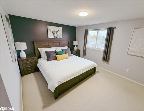 10-648 Doon Village Road, Kitchener, ON - Indoor Photo Showing Bedroom