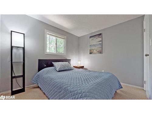 10-648 Doon Village Road, Kitchener, ON - Indoor Photo Showing Bedroom
