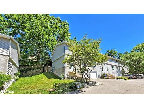 10-648 Doon Village Road, Kitchener, ON - Outdoor