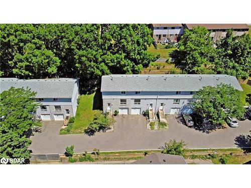 10-648 Doon Village Road, Kitchener, ON - Outdoor