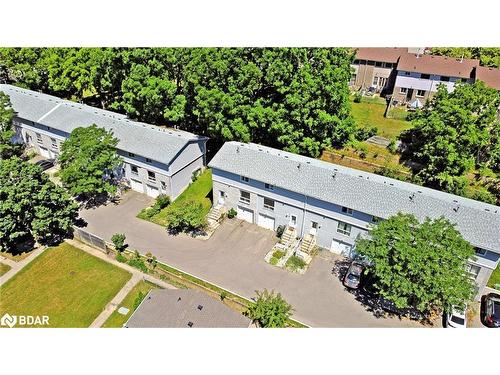 10-648 Doon Village Road, Kitchener, ON - Outdoor