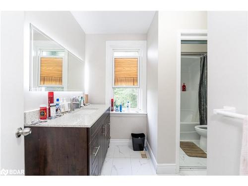 2178 6 Highway, Hamilton, ON - Indoor Photo Showing Bathroom