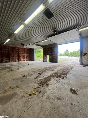 2178 6 Highway, Hamilton, ON -  Photo Showing Garage