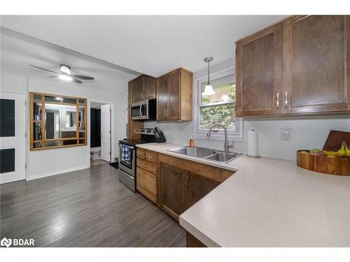 1182 5 Line S, Oro-Medonte, ON - Indoor Photo Showing Kitchen With Double Sink