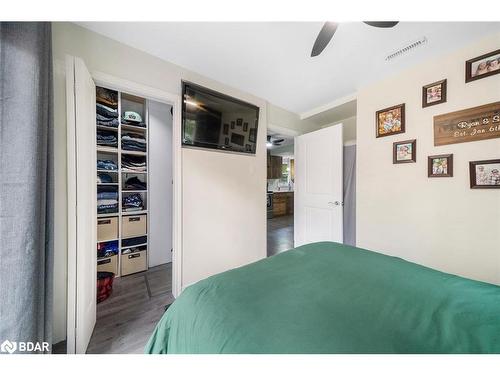 1182 5 Line S, Oro-Medonte, ON - Indoor Photo Showing Bedroom