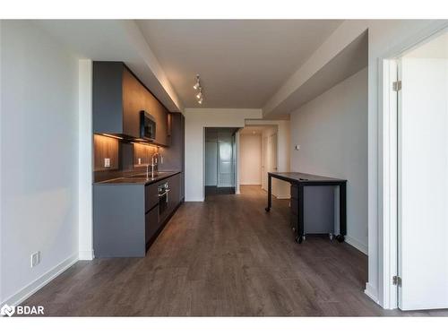 39 Mary Street, Barrie, ON - Indoor