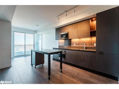 39 Mary Street, Barrie, ON - Indoor