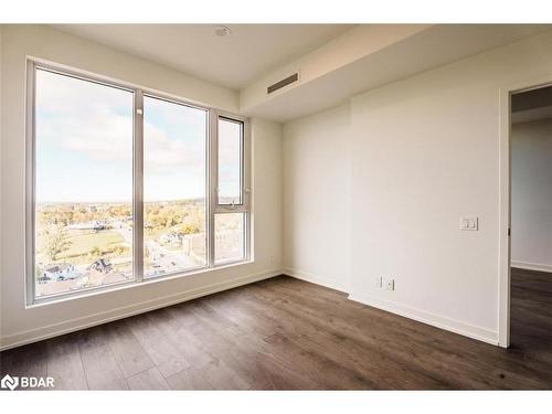 39 Mary Street, Barrie, ON - Indoor Photo Showing Other Room