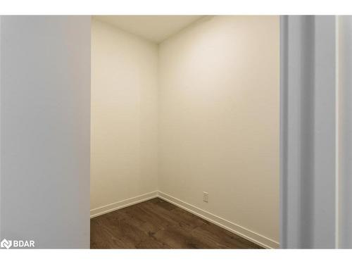 39 Mary Street, Barrie, ON - Indoor Photo Showing Other Room