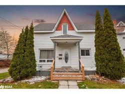 44 Parkside Drive  Barrie, ON L4N 1W9