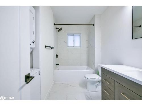 44 Parkside Drive, Barrie, ON - Indoor Photo Showing Bathroom