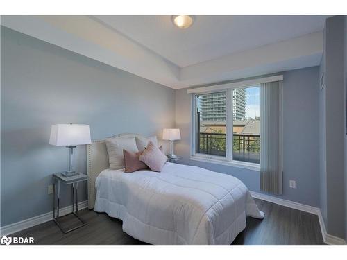 307-385 Prince Of Wales Drive, Mississauga, ON - Indoor Photo Showing Bedroom