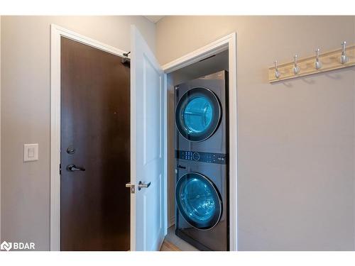 307-385 Prince Of Wales Drive, Mississauga, ON - Indoor Photo Showing Laundry Room
