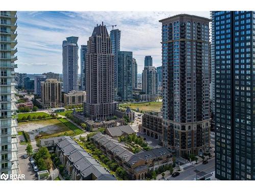 307-385 Prince Of Wales Drive, Mississauga, ON - Outdoor