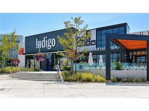 307-385 Prince Of Wales Drive, Mississauga, ON - Outdoor