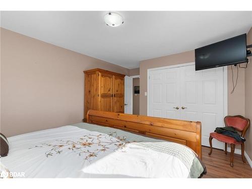 228 Bayshore Road, Innisfil, ON - Indoor Photo Showing Bedroom