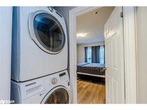 30 Hewitt Place, Barrie, ON - Indoor Photo Showing Laundry Room