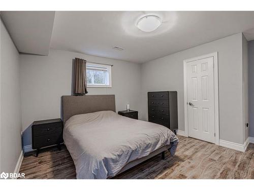 30 Hewitt Place, Barrie, ON - Indoor Photo Showing Bedroom