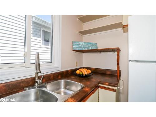 82 Melinda Crescent, Barrie, ON - Indoor Photo Showing Kitchen With Double Sink