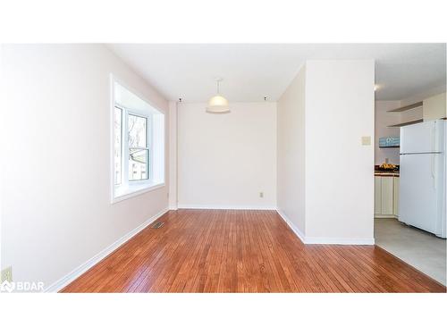 82 Melinda Crescent, Barrie, ON - Indoor Photo Showing Other Room