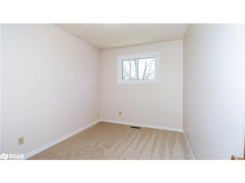 82 Melinda Crescent, Barrie, ON - Indoor Photo Showing Other Room