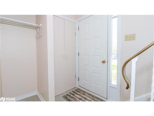 82 Melinda Crescent, Barrie, ON - Indoor Photo Showing Other Room