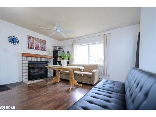 57-19 Dawson Drive, Collingwood, ON - Indoor Photo Showing Living Room With Fireplace