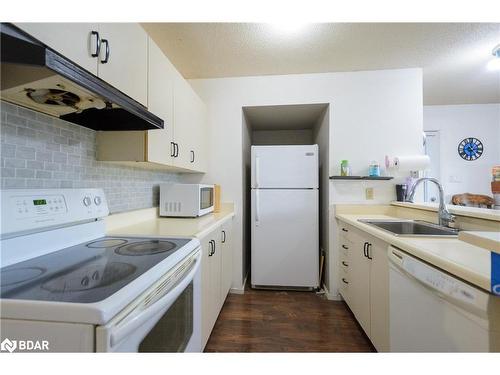 57-19 Dawson Drive, Collingwood, ON - Indoor Photo Showing Kitchen