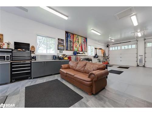 1193 Sunnidale Rd Road, Barrie, ON - Indoor Photo Showing Garage