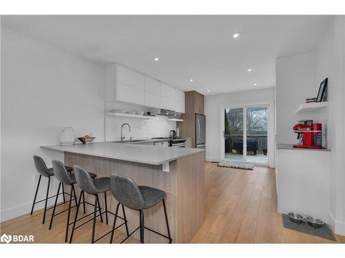 90 Larkin Drive, Barrie, ON - Indoor Photo Showing Kitchen