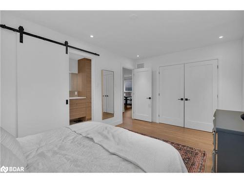 90 Larkin Drive, Barrie, ON - Indoor Photo Showing Bedroom