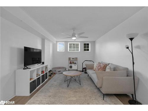 90 Larkin Drive, Barrie, ON - Indoor