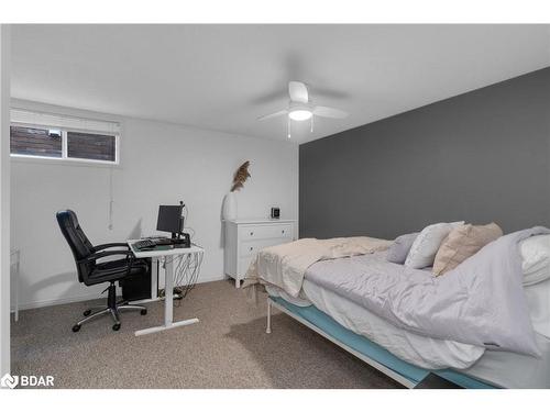 90 Larkin Drive, Barrie, ON - Indoor Photo Showing Bedroom