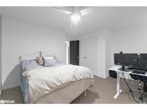 90 Larkin Drive, Barrie, ON - Indoor Photo Showing Bedroom